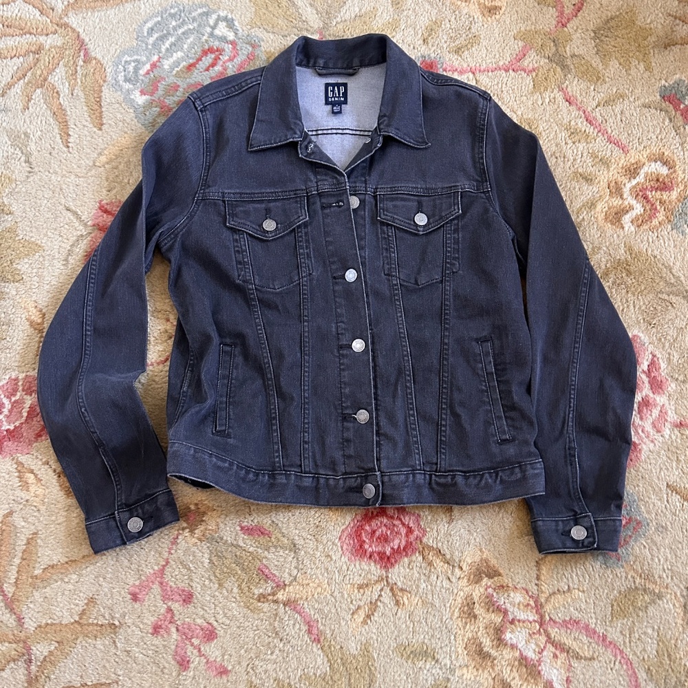 GAP Women’s Icon Denim Jacket – Size Medium – Black – EUC